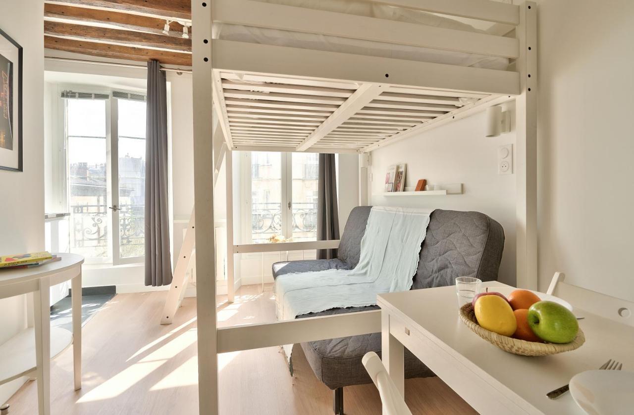 New Mezzanine In The Heart Of * París